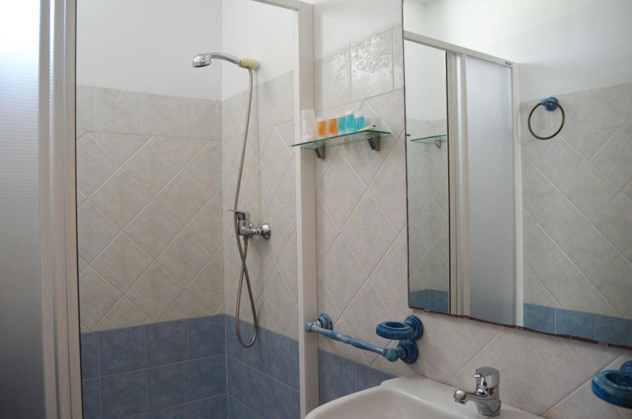فندق Hostal Dona Antonia Punta Umbría المظهر الخارجي الصورة