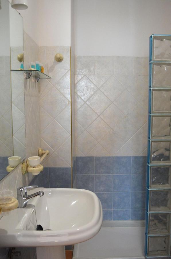 فندق Hostal Dona Antonia Punta Umbría المظهر الخارجي الصورة
