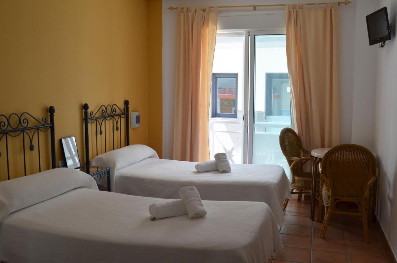 فندق Hostal Dona Antonia Punta Umbría المظهر الخارجي الصورة