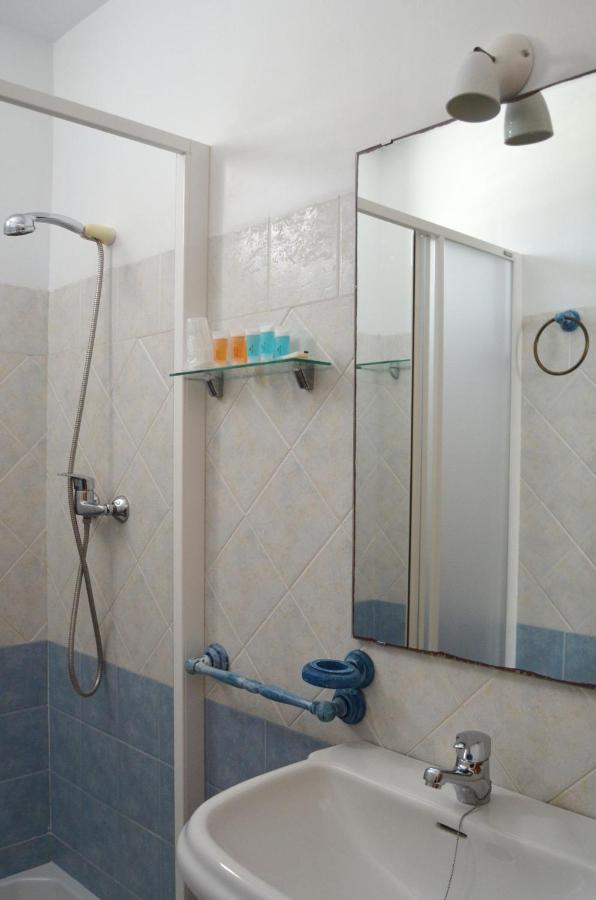 فندق Hostal Dona Antonia Punta Umbría المظهر الخارجي الصورة